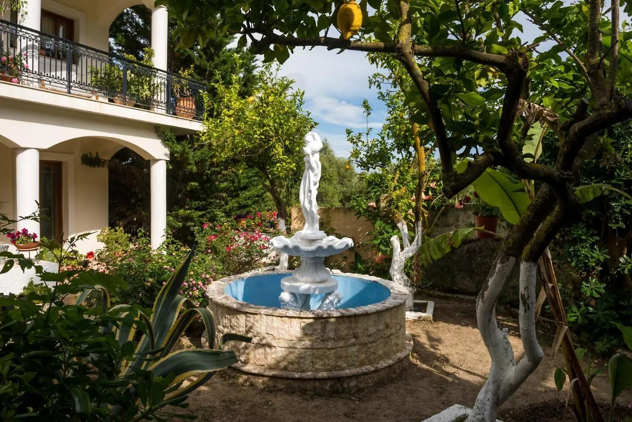 Apartment Virginia - Home In Helmata Argostoli
