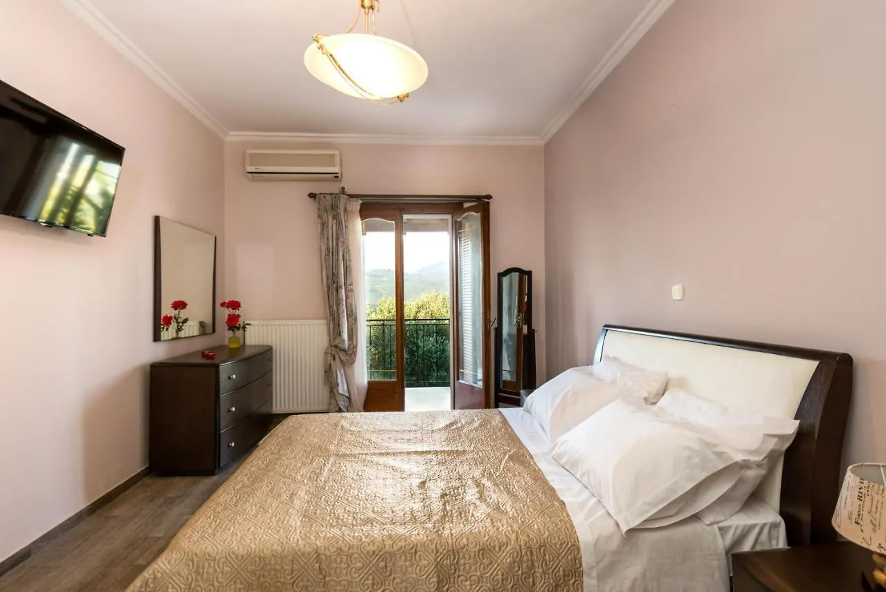 Apartment Virginia - Home In Helmata Argostoli